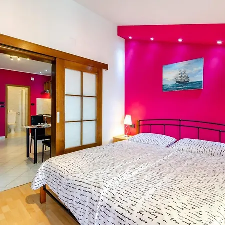 Mandekic 1-2 -1 - Hr-09421-02 By Interhome * Crikvenica